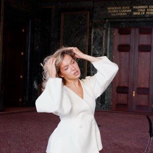 Elegant White Women's Blazer